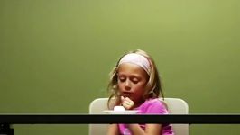 واکنش جالب بچه های مختلف به نخوردن یک خوراکی خوشمزهتفاوت ذهن شخصیت بچه ها رو نشون میده