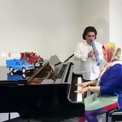 پیانو زدن مهراوه شریفی نیاکیمیا