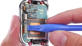 بررسی Gear 2 Gear Fit سامسونگ توسط iFixit