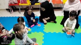 مهارت دست ورزی کودک دوره هوش خلاقیت 3 خانه مادر کودک ایرانی