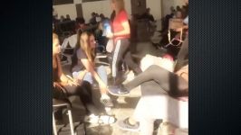 فرود اضطراری هواپیمای نروژی به مقصد نروژ در فرودگاه شیراز مسافران بدون حجاب
