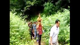 دارابکلا  کوهپیمایی روزمبعث93 راهپیمایی در داخل جنگل1
