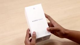 حفره ای در نمایشگر جعبه گشایی نگاهی به Huawei Nova 4