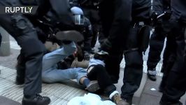 Cops drag anti coal activists protesting outside Energy Ministry HQ in Berlin