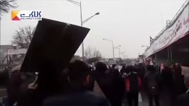راهپیمایی مردم تهران زیر بارش شدید باران