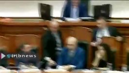تصویر درگیری در پارلمان آلبانی پاشیدن جوهر به نخست‌ وزیر این کشور