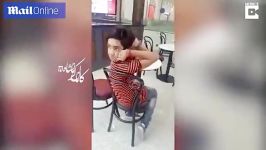 پسری می تونه کله خودش رو 180 درجه بچرخونه