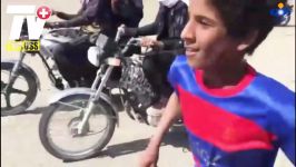 نوجوان ایرانی به عشق یک میلیون تومان جایزه، هفت کیلومتر پای برهنه دوید