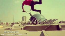 bmx سواری در اسكیت پارك اب اتش