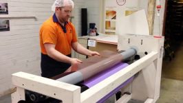 Plate Demounter Removing flexo plate and tape without damage