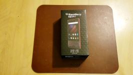 BlackBerry KEY2 LE Unboxing Atomic Red