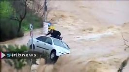 نجات راننده گرفتار سیلاب