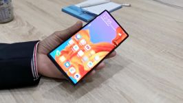 Huawei Mate X hands on Tech .gr MWC 2019