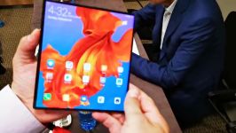 Tech Guide goes hands on with the Huawei Mate X foldable phone