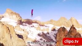 کلیپ جالب بندبازی در ارتفاع سه هزار متری در کوهستان های آلپ