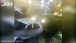 فیلم ضرب شتم کتک زدن مامور راهنمایی رانندگی توسط راننده پراید