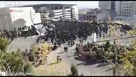 تجمع اعتراضی دانشجویان دانشگاه آزاد در پی وقوع سانحه دردناک واژگونی اتوبوس