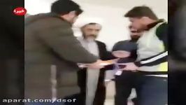 هدیه جنجالی دانشجویان دانشگاه آزاد کرج به نماینده اصلاحاتی مجلس