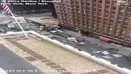 برخورد عجیب یک کامیون داربست های کنار خیابان در منهتن آمریکا