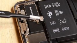 iPhone XS Max Battery Replacement and Reassembly