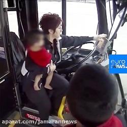 راننده اتوبوس در شهر میلواکی آمریکا، کودک سرگردانی را در هوای سرد نجات داد
