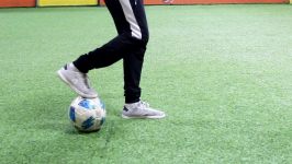 اموزش حرکت فوتبال بالا اوردن توپ#4 نمایشی توسط یاسین شاهپیری