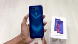 جعبه گشایی نگاه اول به Huawei Honor View 20 رنگ آبی