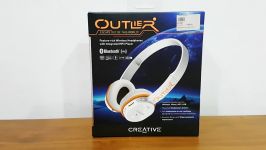 Unboxing the Creative Outlier Bluetooth Headphones