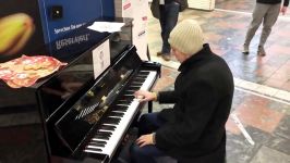 CRAZY POP PIANO MEDLEY at Brunswick Central Station – THOMAS KRÜGER