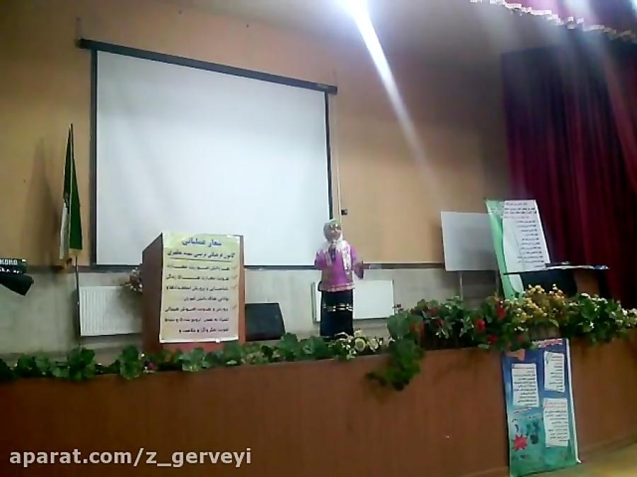 سیمرغ سخن پارساجرای هنرجوی سیمرغ سخن مطهره گروسی در همایش خیرین استان قزوین