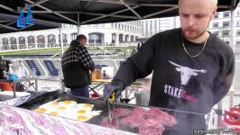 غذاهای خیابانیYummy Beef on Grill Eggs and More. Great London Street Food