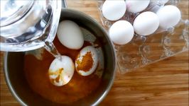 ویژه عید نوروز  آموزش رنگ کردن تخم مرغ های عید رنگ های طبیعی