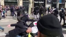 کتک زدن وحشیانه جلیقه زردها توسط پلیس فرانسه