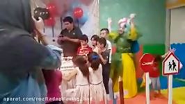 کلیپ جشن تولد کودکبریدن کیک اجرای رزیتا دغلاوی نژادفرشته مهربون