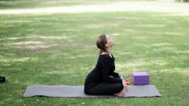 ورزش یوگا در خانه  آموزش تمرینات یوگا برای تقویت عضلات بهبود درد گردن