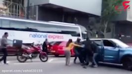 صحنه ای وحشتناک راننده شاسی بلند در خیابان رقم زد