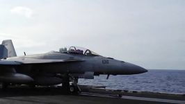 برخاست جنگنده F18 روی ناو هواپیمابر