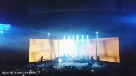 آهنگ بیگانه کاوه آفاق در اجرا کنسرت