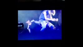 luhan of exo fell down