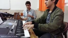 تمرین گروه موسیقی دبیرستان غیردولتی دانش دوره دوم