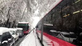 Snow in valiaser street  برف تو خيابان ولىعصرعج