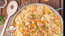 پاستا سبزیجات سس سفید  Vegetable pasta with white sauce