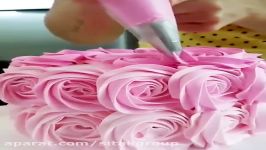 تزئین کیک خامه ماسوره به شکل گل شرکت سی تاک 