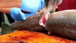 جاذبه های غذایی  ماهی سرخ شده کرکی ماهی GIANT ALLIGATOR GAR بانکوک تایلند