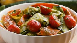 آشپزی سالم  سالاد سبزیجات سس پستو  کلینیک لاغری سیبیتا