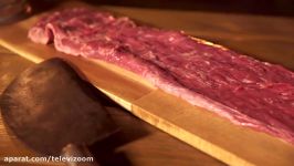 9 Rekord 1 Meter Skirt Steak mit BBQ Käse Brot nachts vom Feuer 