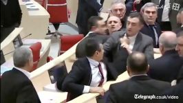 کتک کاری شدید نمایندگان پارلمان گرجستان