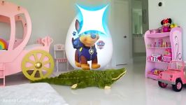 Diana and Roma play with Giant eggs دیانا روما بازی تخم مرغ های بزرگ