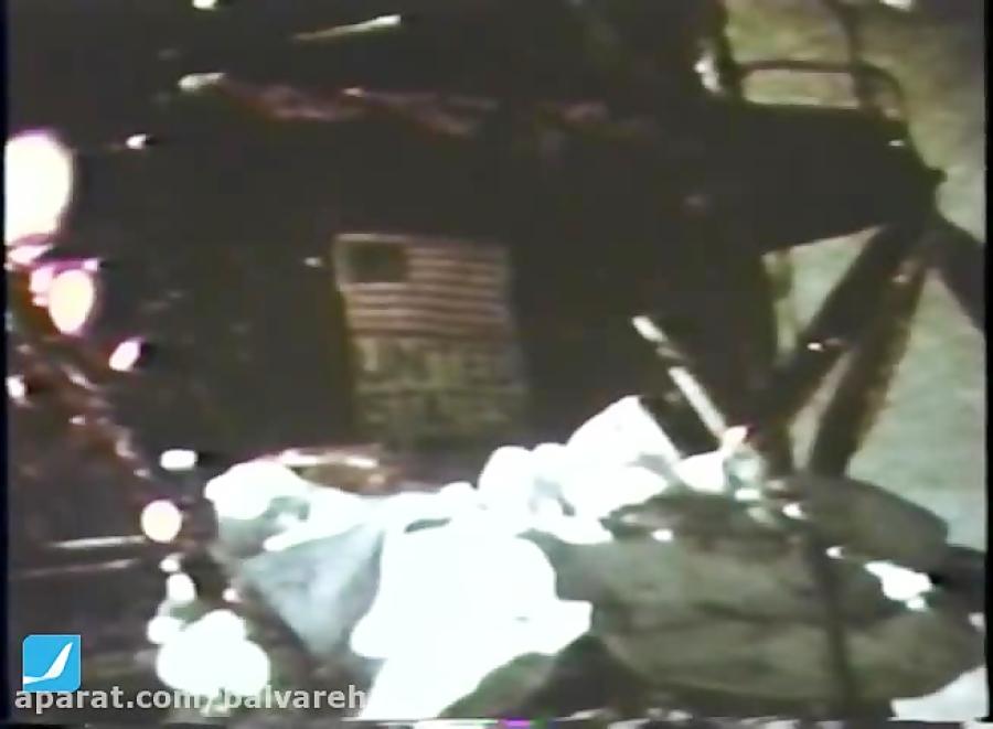 آزمایش سقوط چکش پر در ماه توس فضانوردان آپولو 15