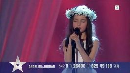 آواز خواندن دختر کوچولو در مسابقه استعداد یابی